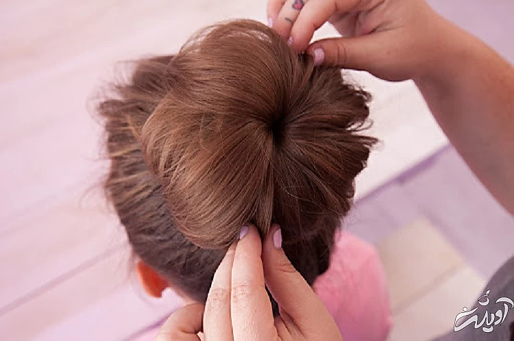 ۹ روش خانگی و ساده برای فر کردن مو